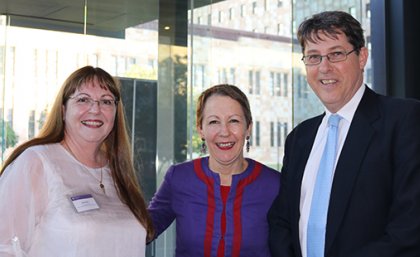 Dr Deborah Walsh, Minister for the Prevention of Domestic and Family Violence Di Farmer, Faculty of Health and Behavioural Sciences Executive Dean Professor Bruce Abernethy Dr Deborah Walsh, Minister for the Prevention of Domestic and Family Violence Di Farmer, Faculty of Health and Behavioural Sciences Executive Dean Professor Bruce Abernethy